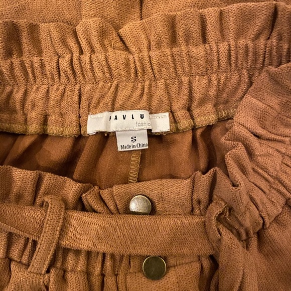 Women’s tie waist shorts - Picture 2 of 4